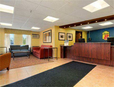 Super 8 Milwaukee West Hotel วอวาโทซา ภายใน รูปภาพ